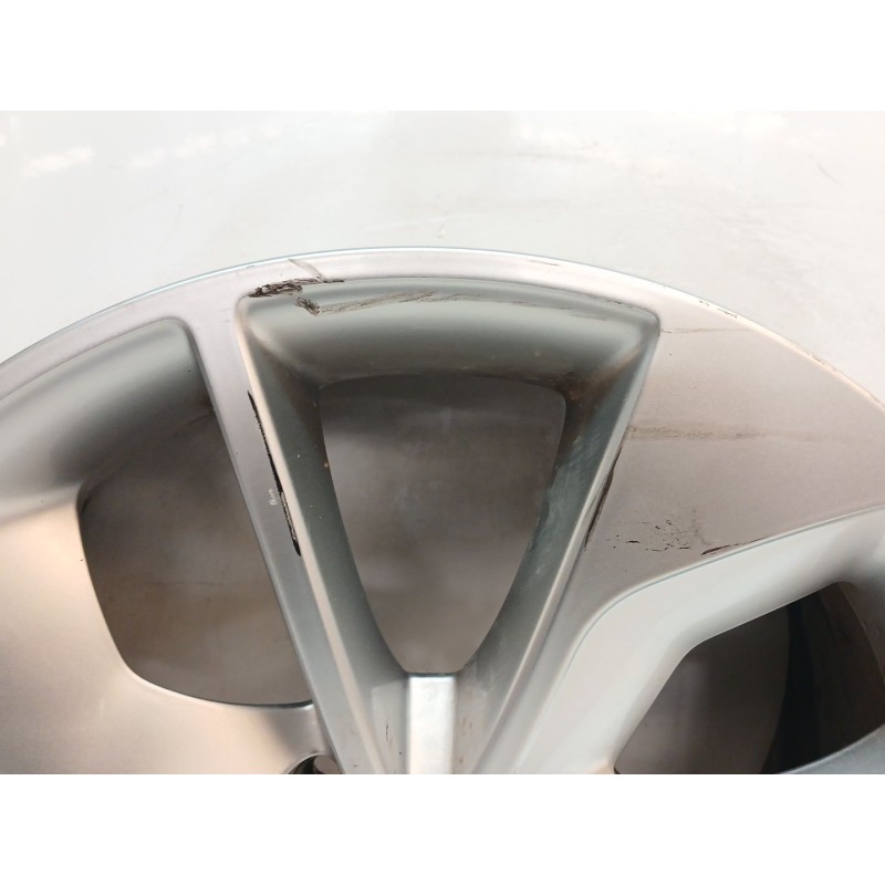 Recambio de llanta para renault clio iv limited referencia OEM IAM 403009007R - Blanco 2