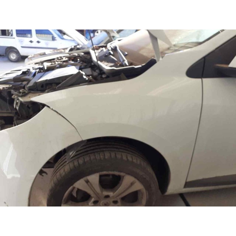 Recambio de aleta delantera izquierda para renault megane iii coupe dynamique referencia OEM IAM   
