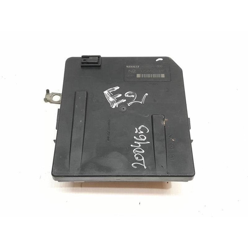 Recambio de caja reles / fusibles para renault scenic ii dynamique referencia OEM IAM 8200481866J 3
