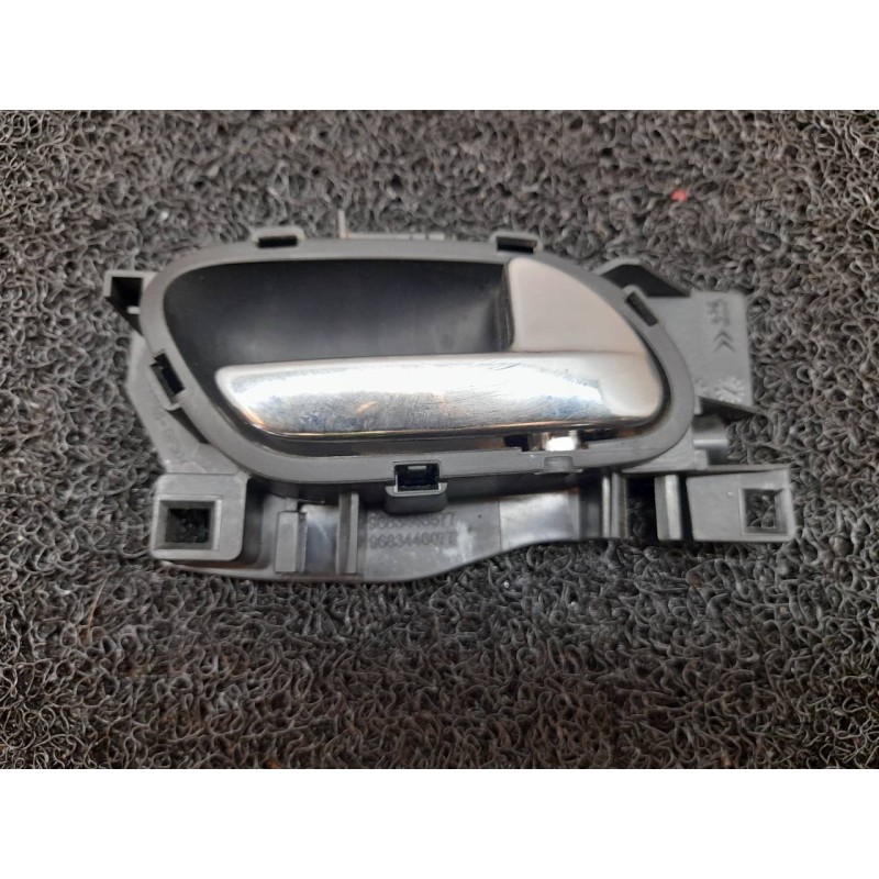 Recambio de maneta interior delantera derecha para peugeot 3008 active referencia OEM IAM 9683446077  