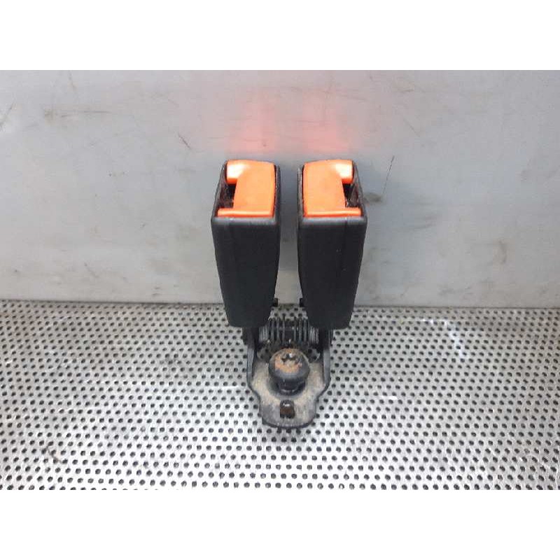 Recambio de enganche cinturon trasero izquierdo para ford focus lim. (cb4) titanium referencia OEM IAM   