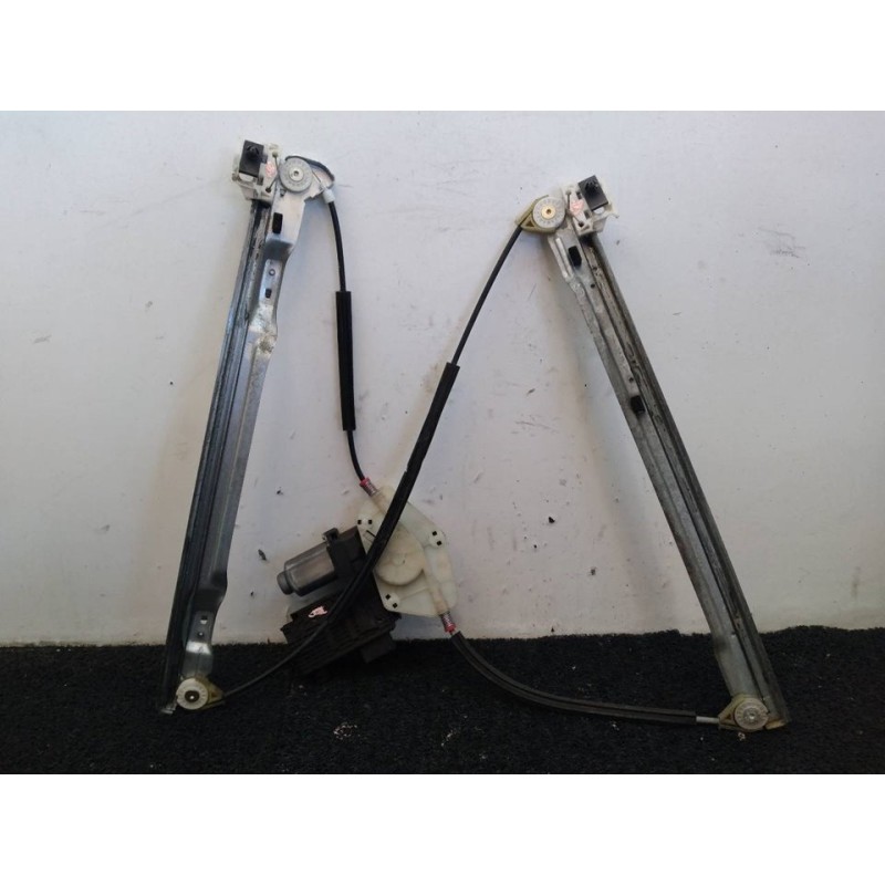 Recambio de elevalunas delantero derecho para citroën c4 grand picasso exclusive referencia OEM IAM 9682495780 2