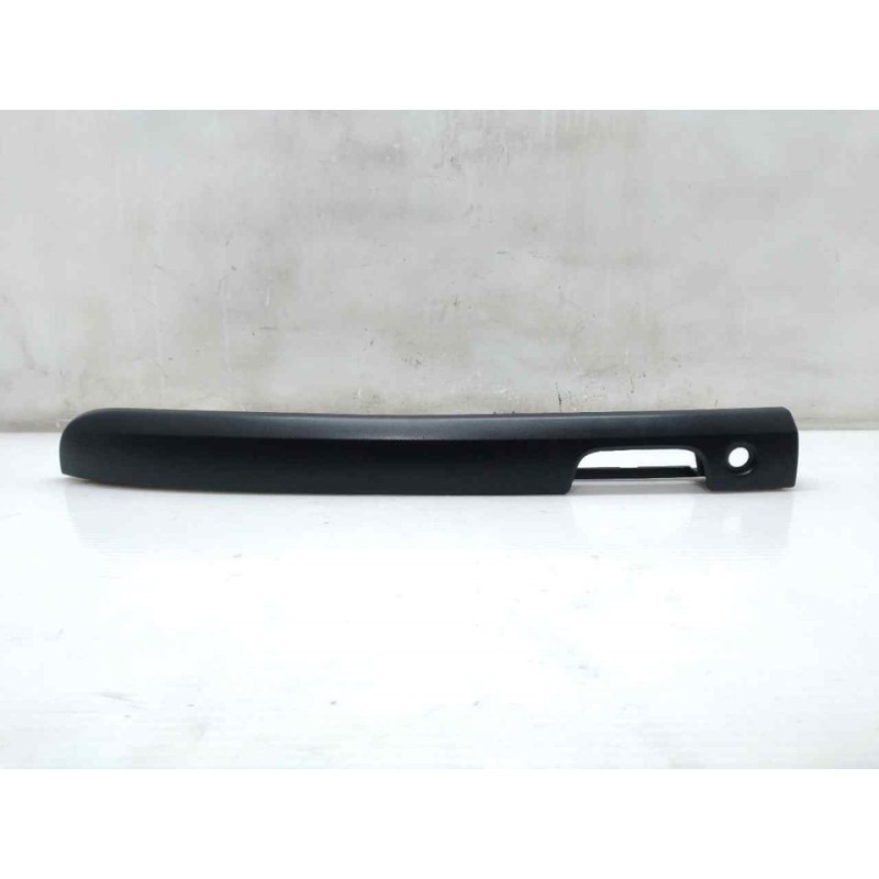 Recambio de molduras traseras para dacia dokker essential referencia OEM IAM 908513120R  