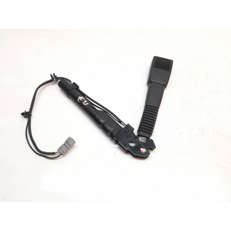 Recambio de pretensor airbag derecho para bmw serie 3 touring (e91) 320i referencia OEM IAM 7126296 33037877 