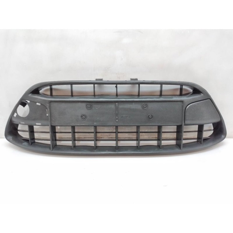 Recambio de rejilla paragolpes central para ford fiesta (cb1) sport referencia OEM IAM 8A6J17K945AA  