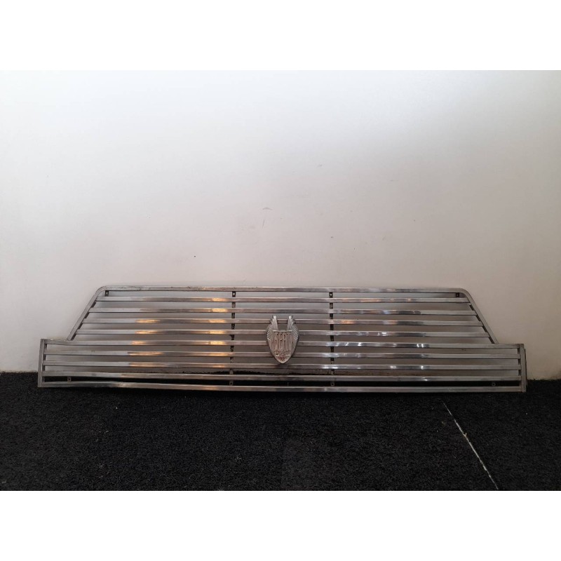 Recambio de rejilla delantera para seat 1500 1.5 referencia OEM IAM   