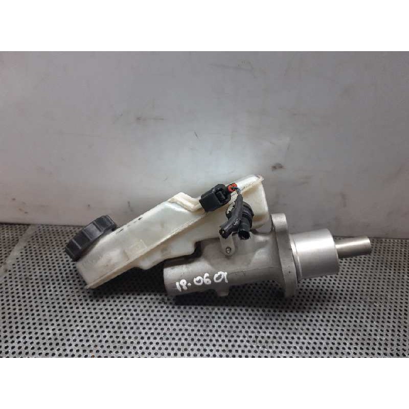Recambio de bomba freno para ford focus lim. (cb4) titanium referencia OEM IAM 0738W - Blanco 2