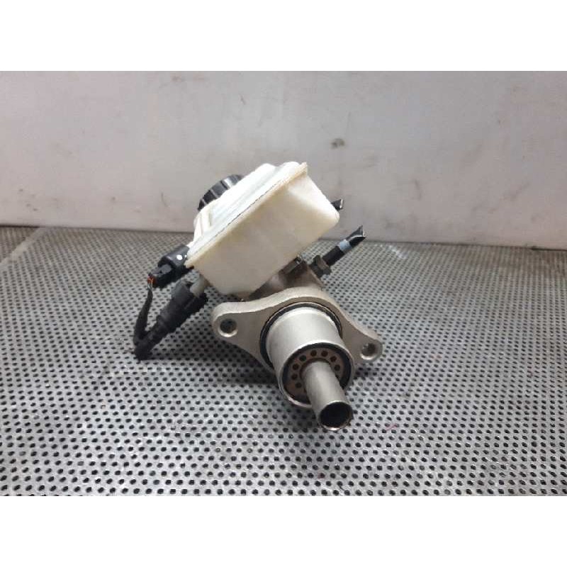 Recambio de bomba freno para ford focus lim. (cb4) titanium referencia OEM IAM 0738W - Blanco 3