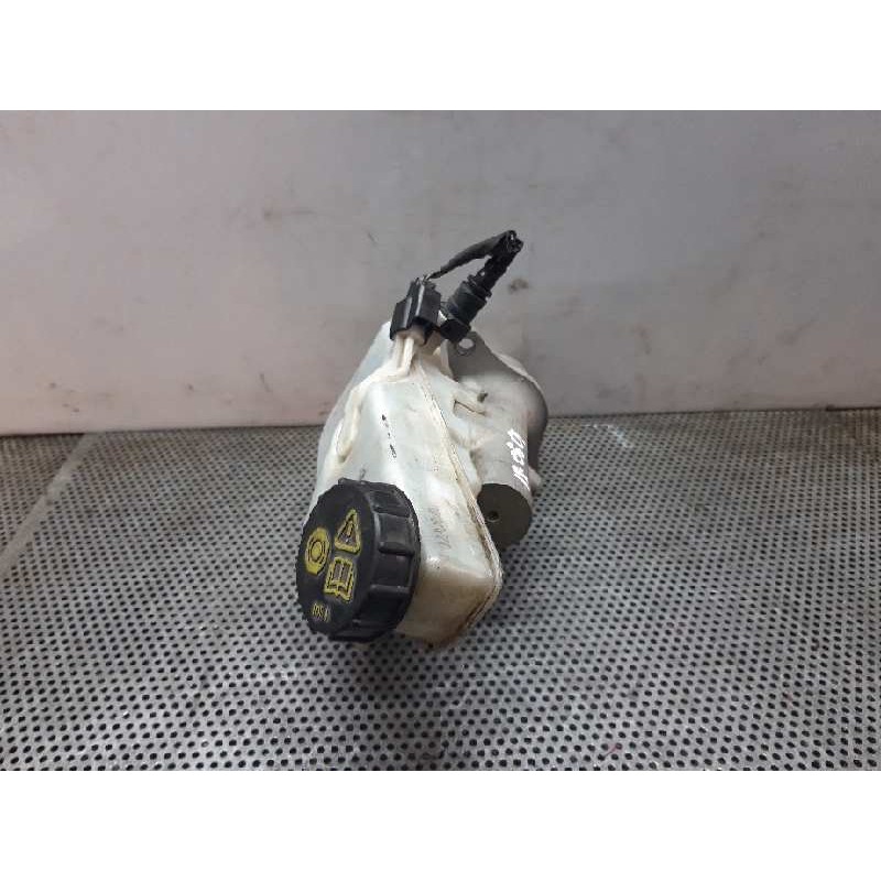 Recambio de bomba freno para ford focus lim. (cb4) titanium referencia OEM IAM 0738W - Blanco 5
