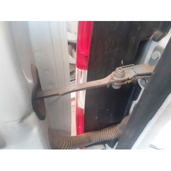 RETENEDOR PUERTA TRASERA IZQUIERDA 