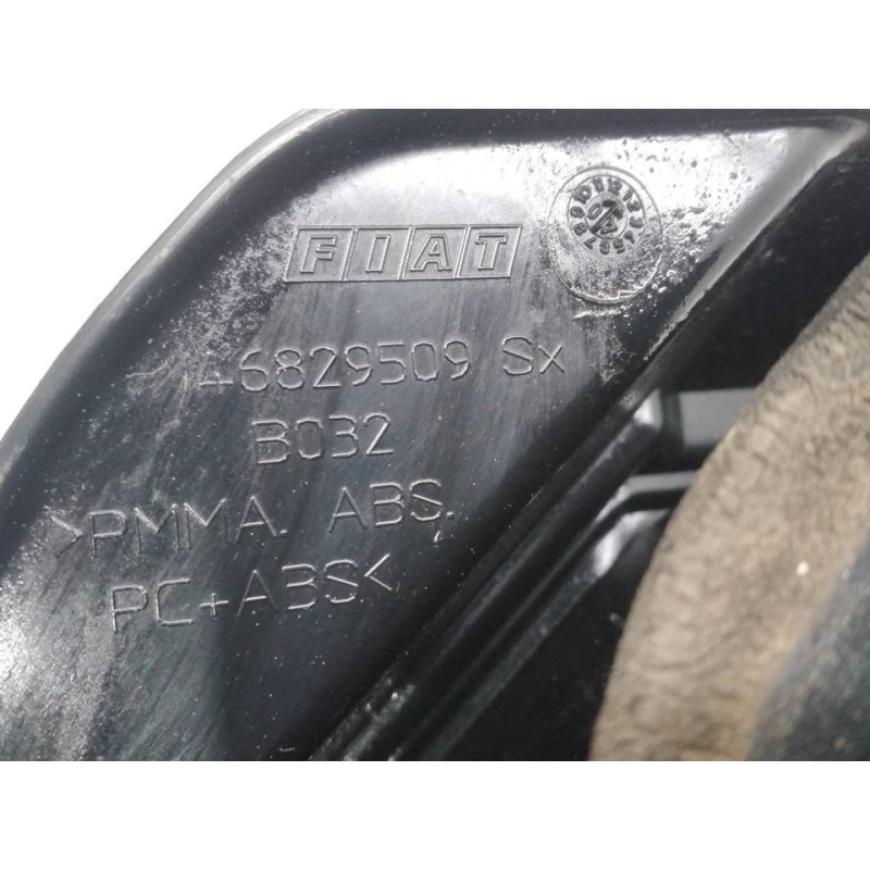 Recambio de piloto trasero izquierdo para lancia musa (184) 1.4 16v oro referencia OEM IAM 46829509 3