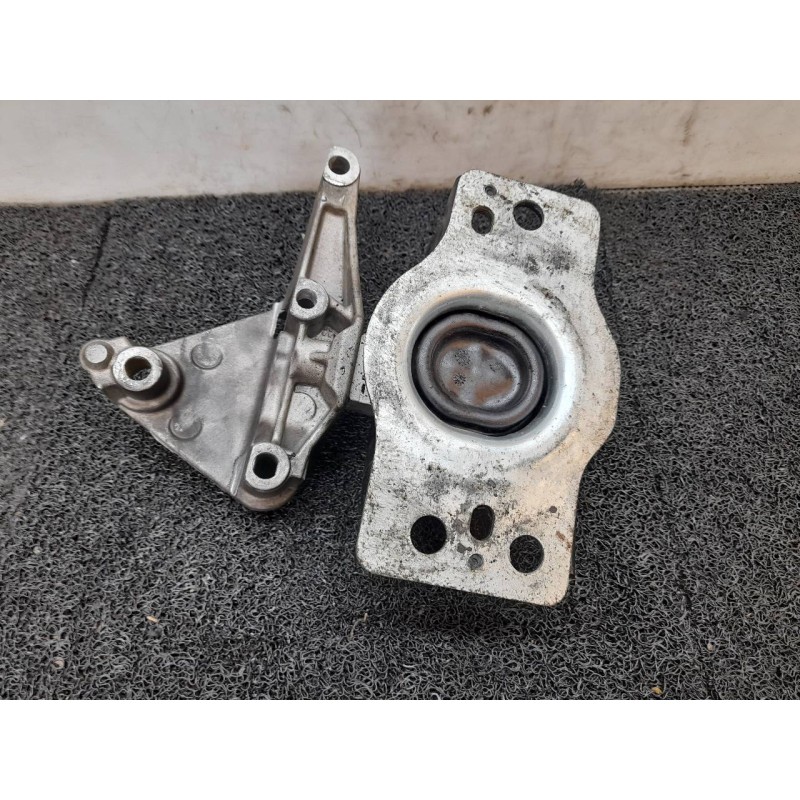 Recambio de soporte motor derecho para dacia logan laureate referencia OEM IAM 3