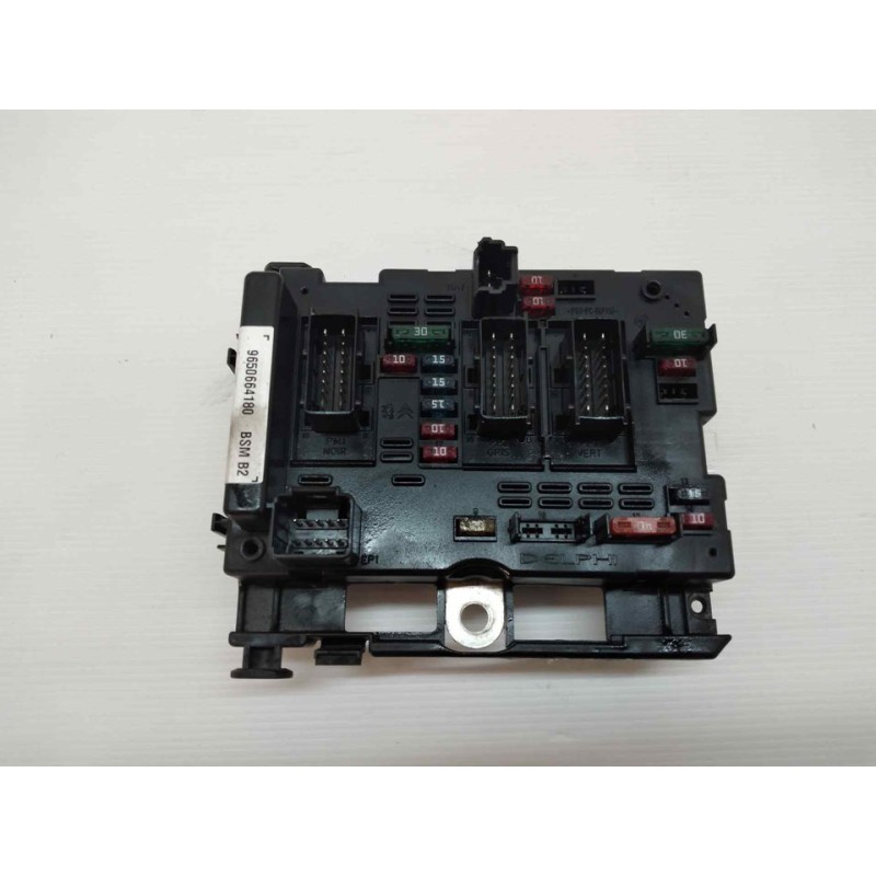 Recambio de caja reles / fusibles para peugeot 307 (s1) xr clim referencia OEM IAM 9650664180  