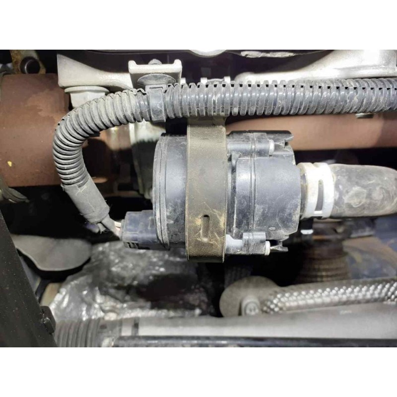 Recambio de bomba agua para dacia dokker essential referencia OEM IAM 2