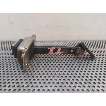 RETENEDOR PUERTA TRASERA IZQUIERDA 
