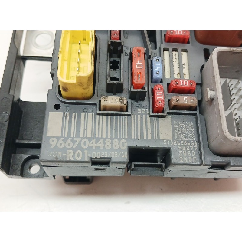 Recambio de caja reles / fusibles para citroën c4 picasso exclusive referencia OEM IAM 9667044880 - Gris 2