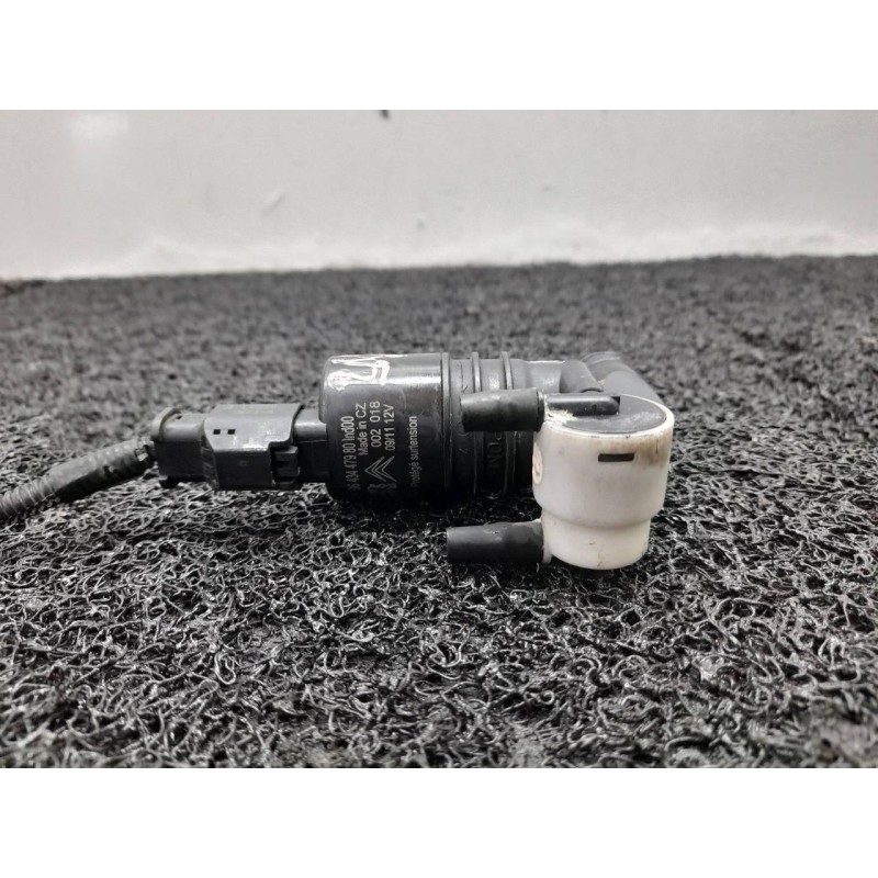 Recambio de bomba limpia para peugeot 3008 sport pack referencia OEM IAM 9643447980 3