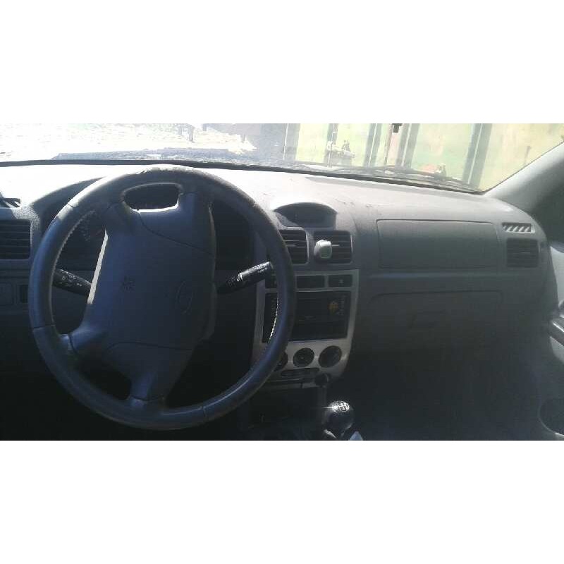 kia rio del año 2004