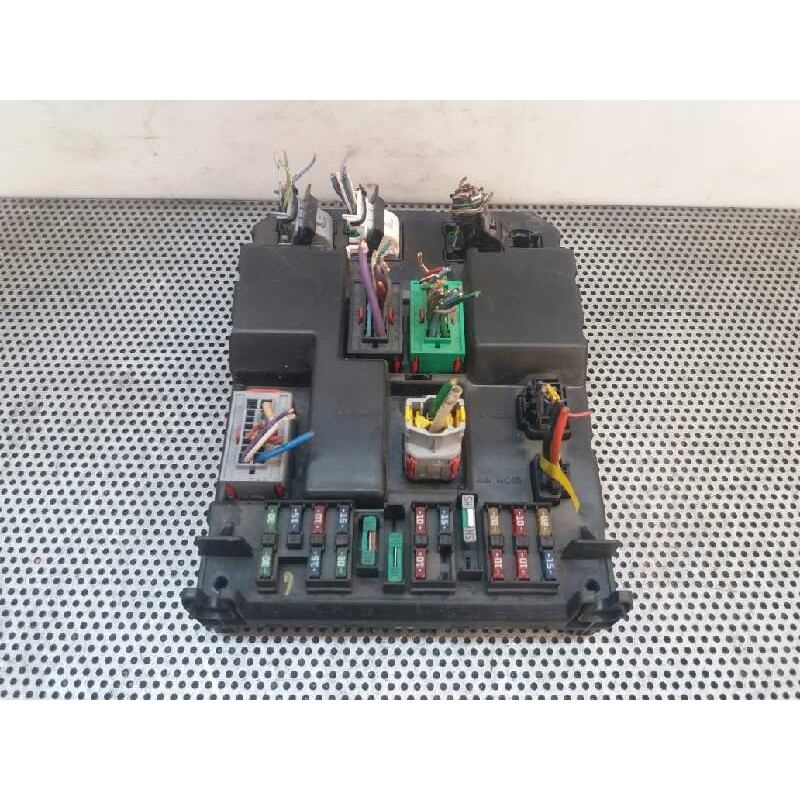 Recambio de caja reles / fusibles para peugeot 307 break / sw (s1) sw referencia OEM IAM 9651197080 96651197780 