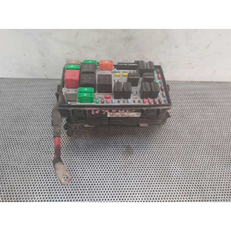 Recambio de caja reles / fusibles para opel corsa d 1.4 16v referencia OEM IAM 13217392EF  