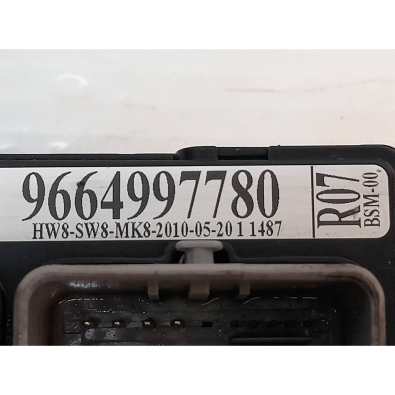 Recambio de caja reles / fusibles para peugeot 207 sw sport referencia OEM IAM 9664997780 - Blanco 2