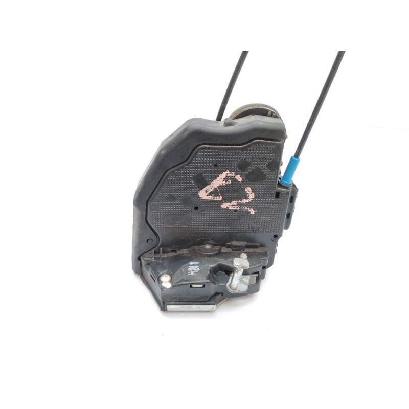 Recambio de cerradura puerta trasera derecha para toyota auris active referencia OEM IAM H2411  