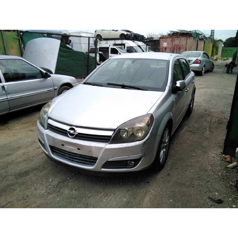 opel astra h berlina del año 2004
