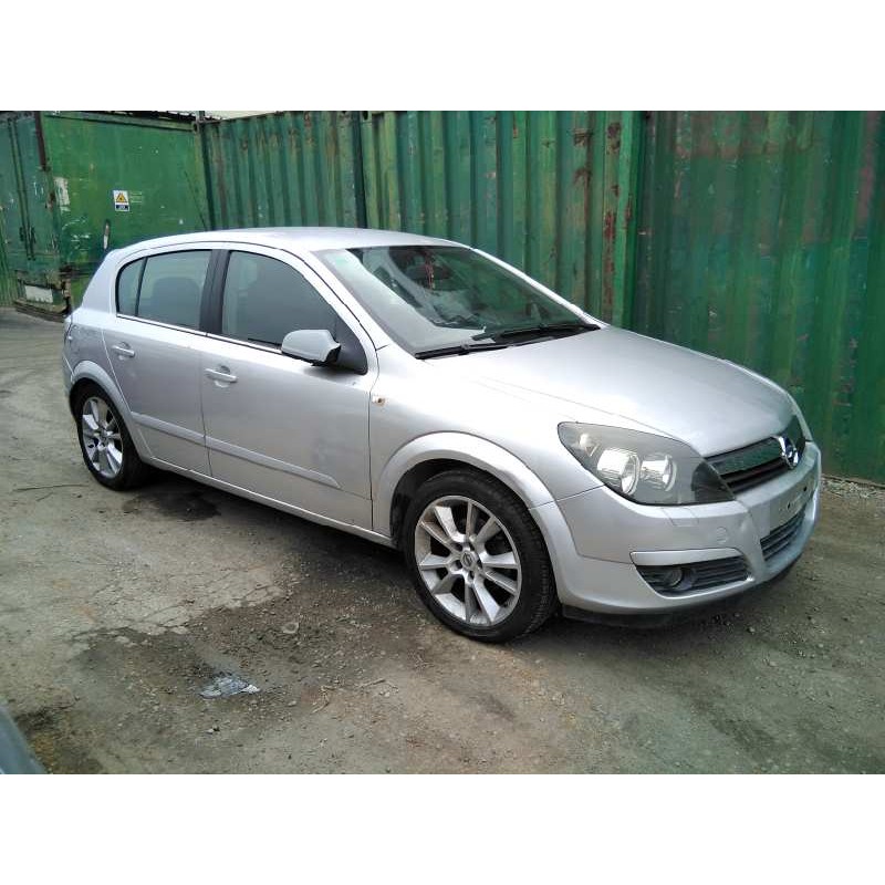 opel astra h berlina del año 2004