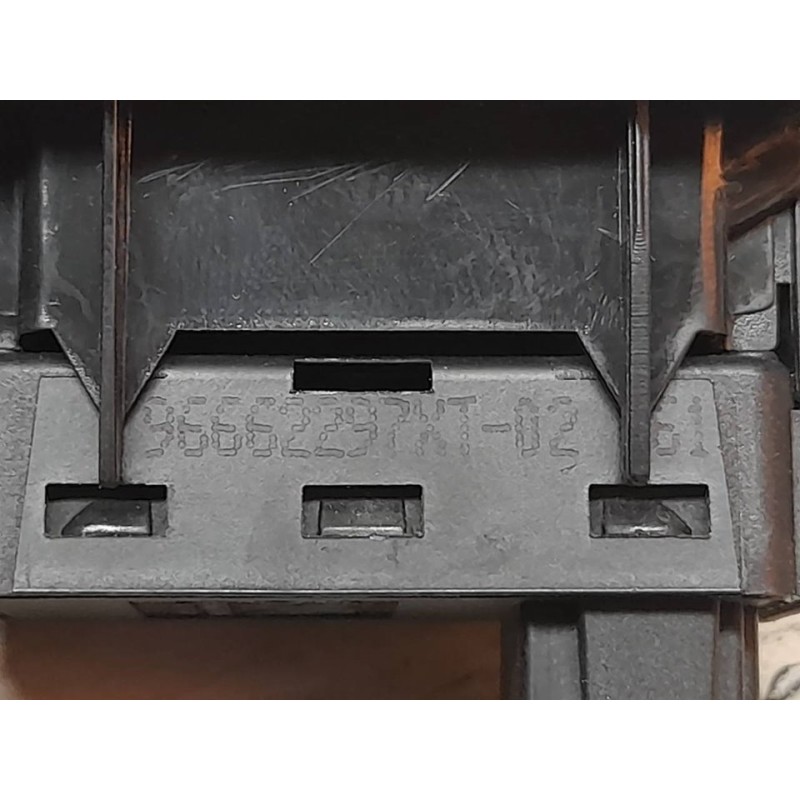 Recambio de mando elevalunas trasero derecho para peugeot 3008 sport pack referencia OEM IAM 96662297XT 2