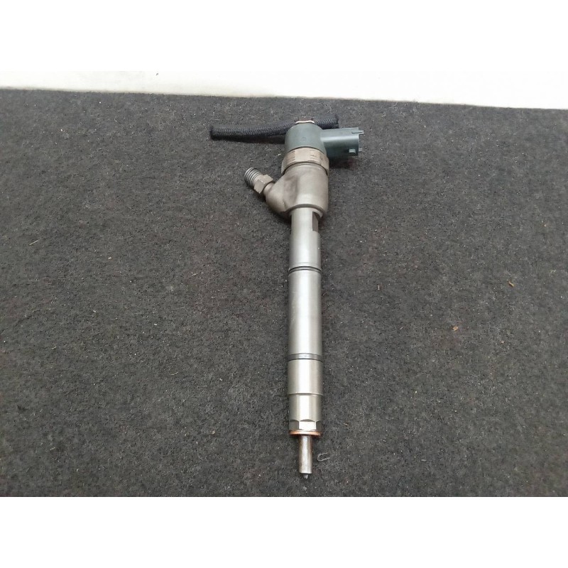 Recambio de inyector para kia rio 1.5 crdi ex1 referencia OEM IAM 0445110256  BOSCH