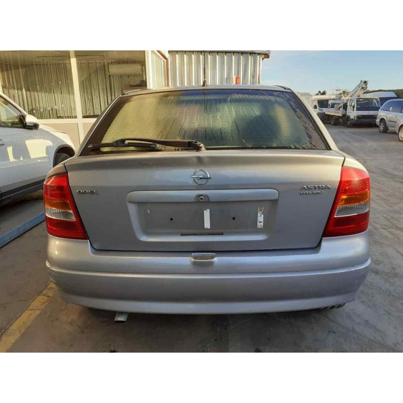 opel astra g berlina del año 2001