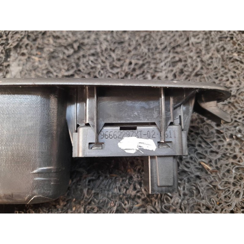 Recambio de mando elevalunas trasero izquierdo para peugeot 3008 sport pack referencia OEM IAM 96662297XT  BITRON 3