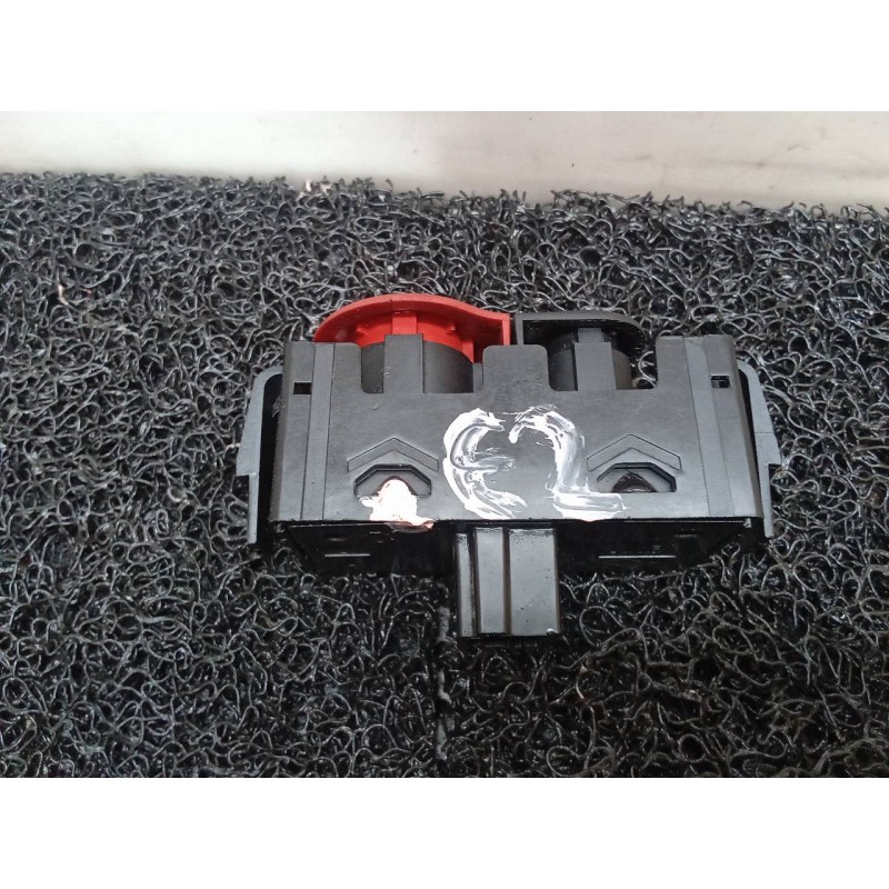 Recambio de warning para renault kangoo expression referencia OEM IAM   VALEO - Blanco 2