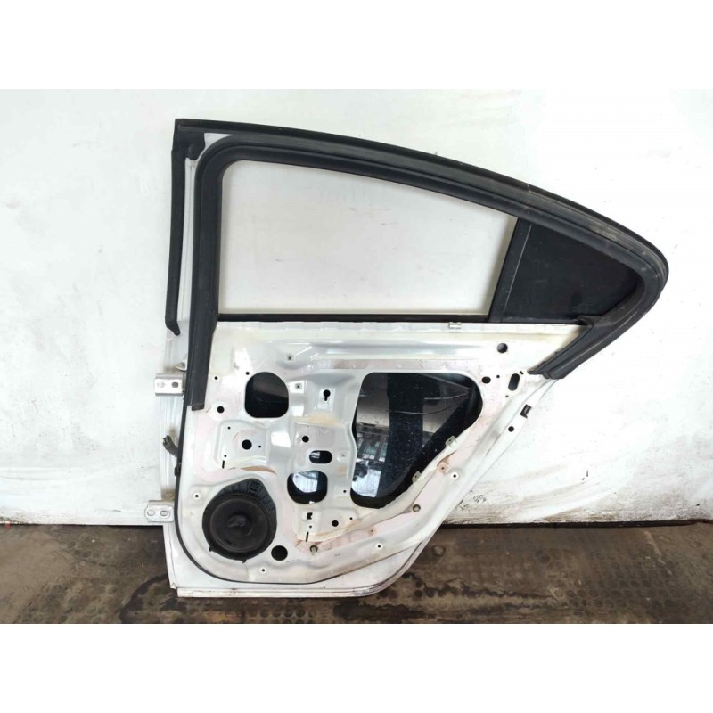 Recambio de puerta trasera derecha para opel insignia berlina excellence referencia OEM IAM - Blanco 2