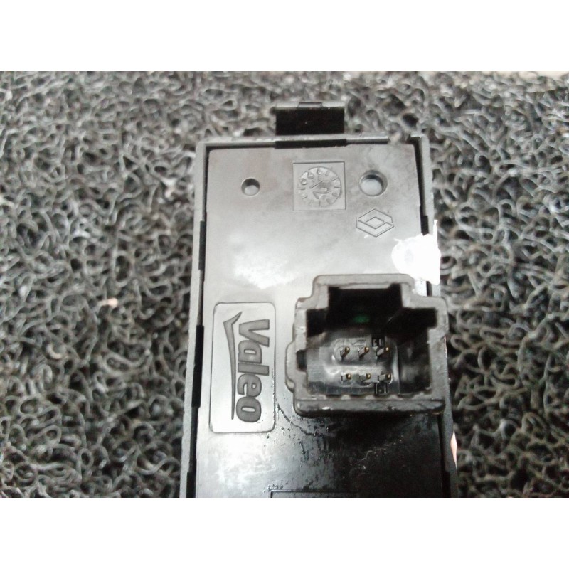 Recambio de warning para renault kangoo expression referencia OEM IAM   VALEO - Blanco 4