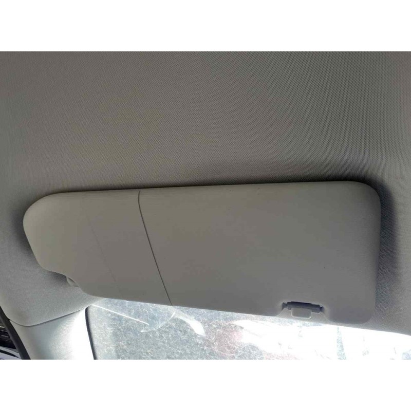 Recambio de parasol izquierdo para mg zs luxury referencia OEM IAM   