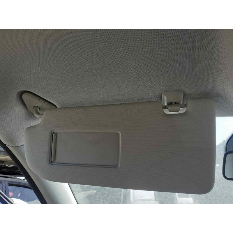 Recambio de parasol izquierdo para mg zs luxury referencia OEM IAM - Blanco 2