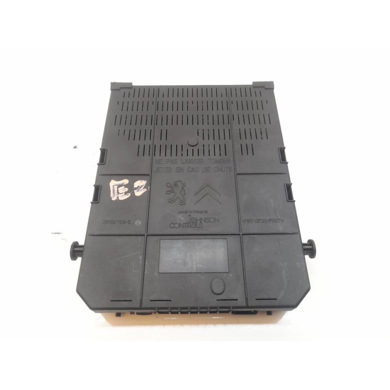 Recambio de caja reles / fusibles para peugeot 5008 premium referencia OEM IAM 281197595  JONSON CONTROLS - Negro 4