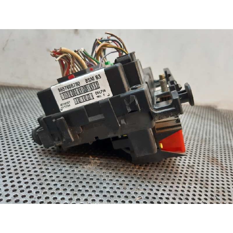 Recambio de caja reles / fusibles para peugeot 307 (s1) xr clim plus referencia OEM IAM 9651608780 - Negro 4