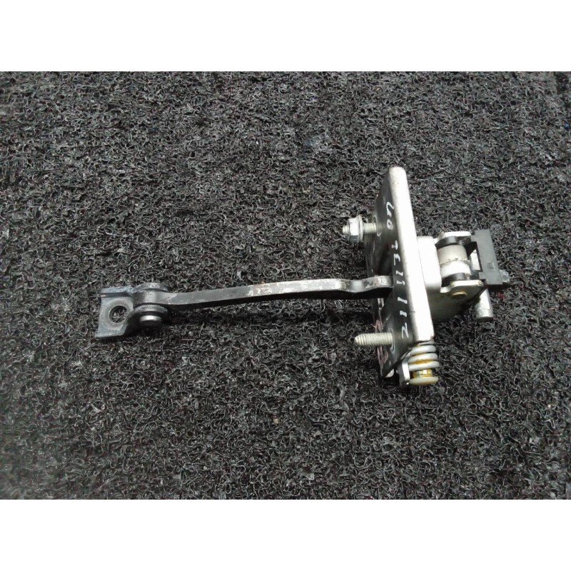 Recambio de retenedor puerta delantera derecha para peugeot 3008 sport pack referencia OEM IAM   