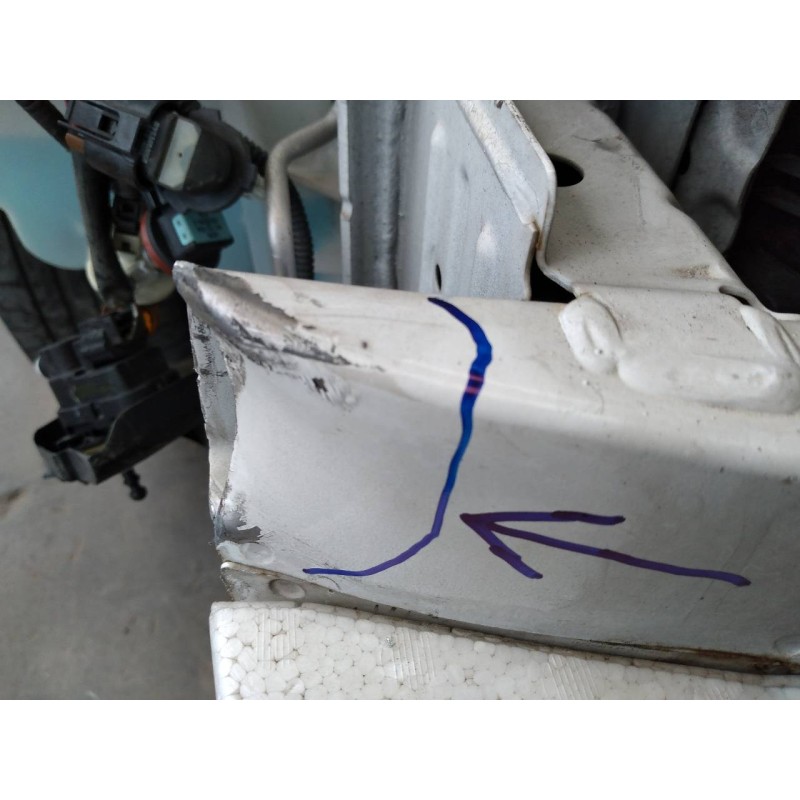 Recambio de refuerzo paragolpes delantero para toyota auris active referencia OEM IAM - Blanco 4