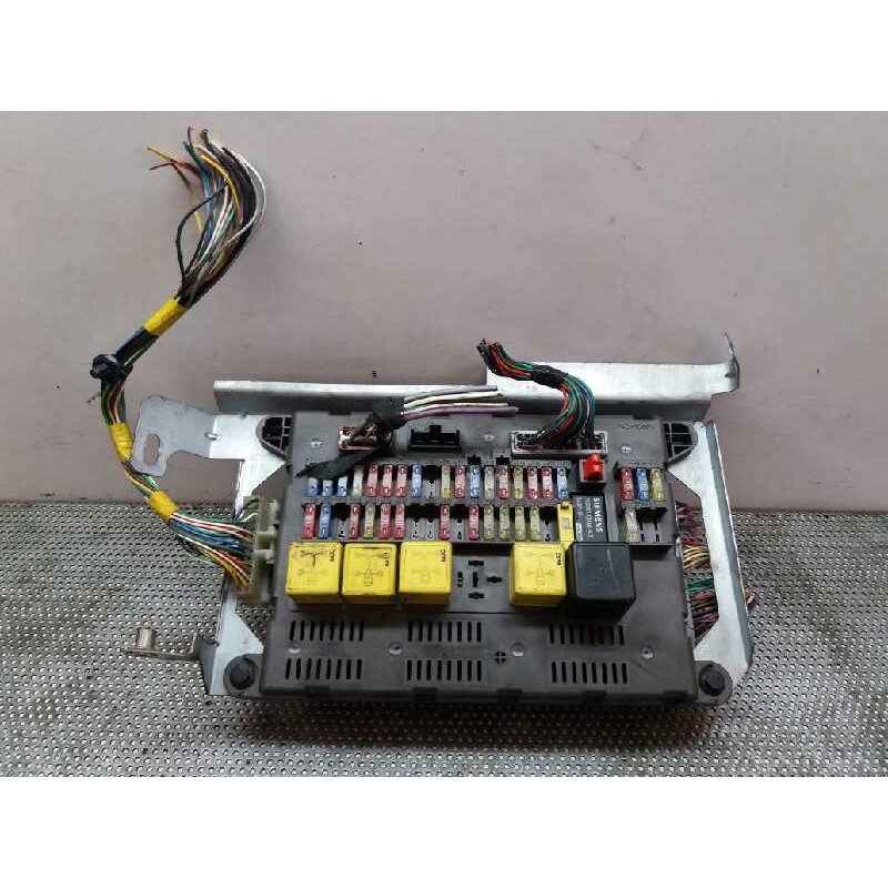 Recambio de caja reles / fusibles para land rover freelander (ln) 2.0 di familiar (72kw) referencia OEM IAM C588 C594 N097000385 - Gris