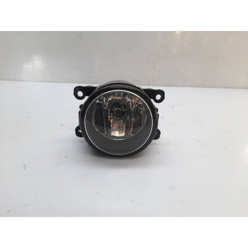 Recambio de faro antiniebla derecho para dacia sandero laureate referencia OEM IAM 8200074008  