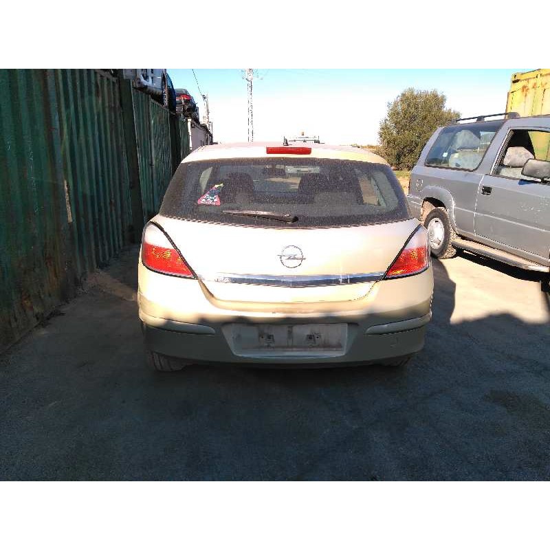 opel astra h berlina del año 2004
