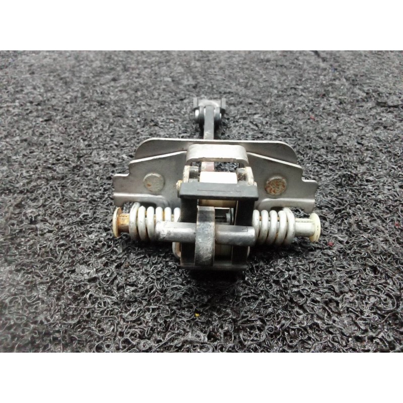 Recambio de retenedor puerta trasera derecha para peugeot 3008 sport pack referencia OEM IAM 2