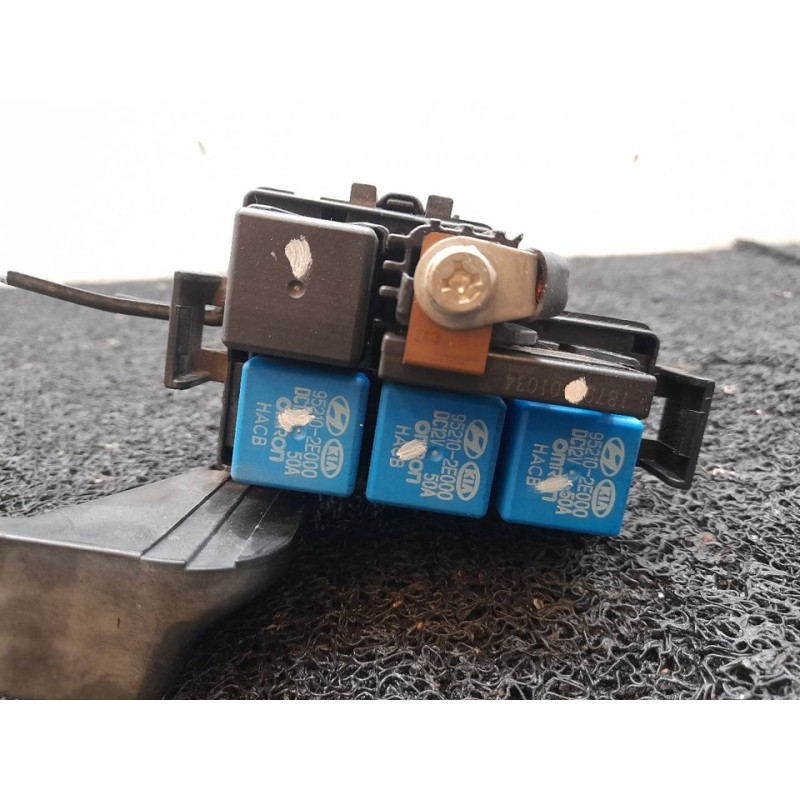 Recambio de caja reles / fusibles para hyundai i20 classic referencia OEM IAM 919401J500  