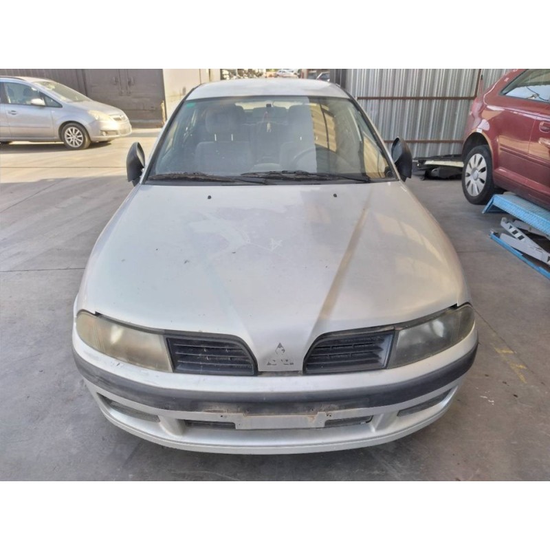 mitsubishi carisma berlina 5 (da0) del año 2003
