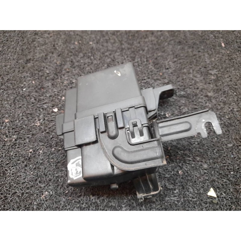 Recambio de caja reles / fusibles para hyundai i20 classic referencia OEM IAM 919401J500 - Negro 2