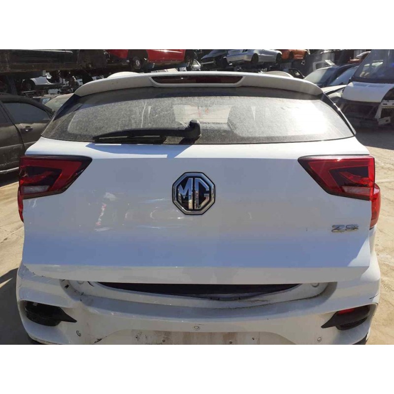 Recambio de porton trasero para mg zs luxury referencia OEM IAM - Blanco 2