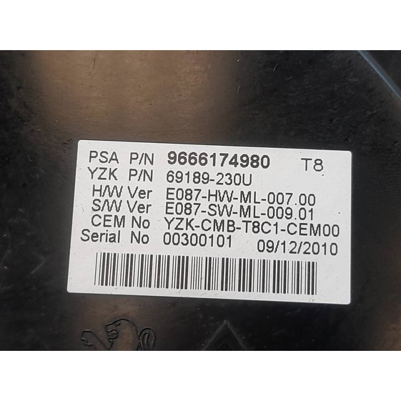 Recambio de cuadro instrumentos para peugeot 5008 premium referencia OEM IAM 9666174980 69189230U - Negro 2